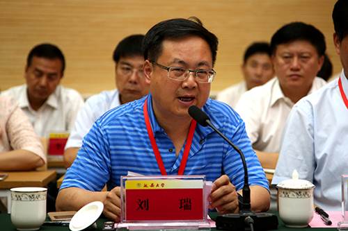 说明: http://www.yau.edu.cn/__local/B/E8/2D/3AE25A04DB9631ED4F86A10491E_DC48EB98_4223F.jpg